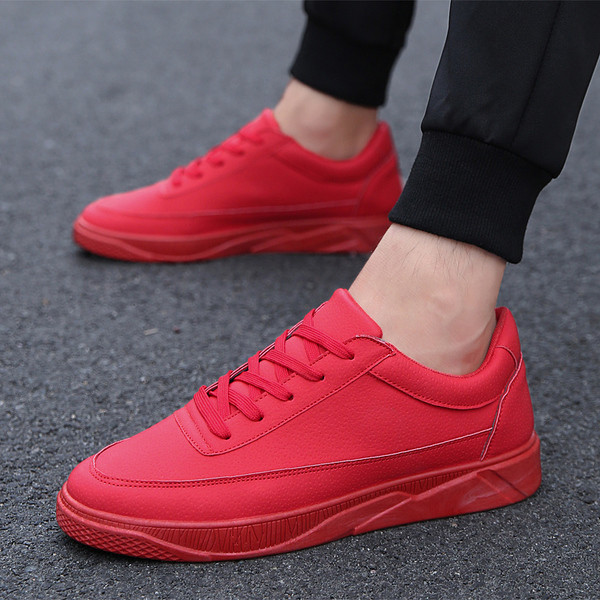 Modern férfi tornacipő fűzős három színben