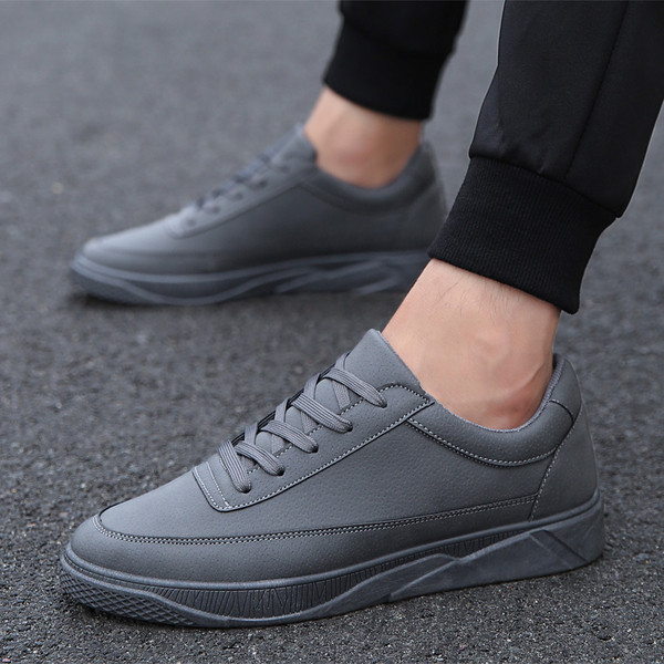 Modern férfi tornacipő fűzős három színben