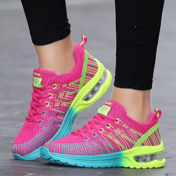 Női tornacipő világos, sötét és irizáló színekben