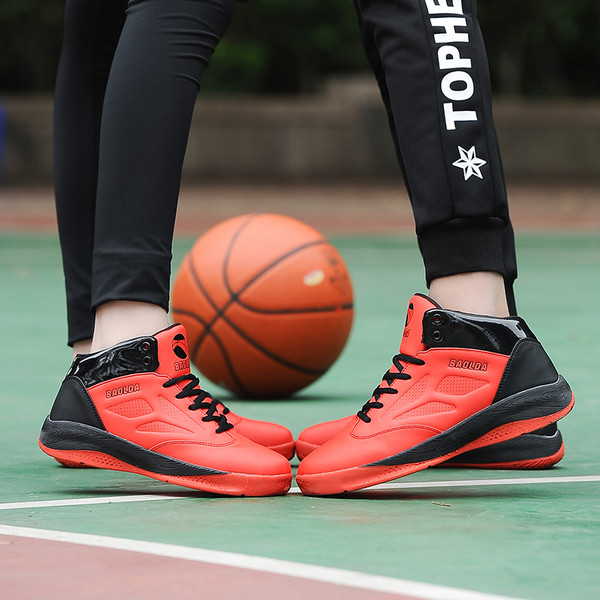 Alkalmi férfi tornacipő több színben