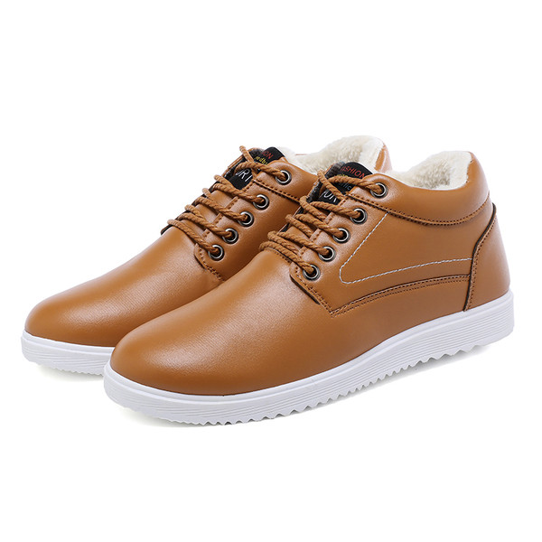 Aktuális férfi cipő puha műbőr béléssel, három színben