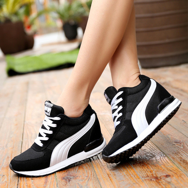 Női modern tornacipők többféle modellben