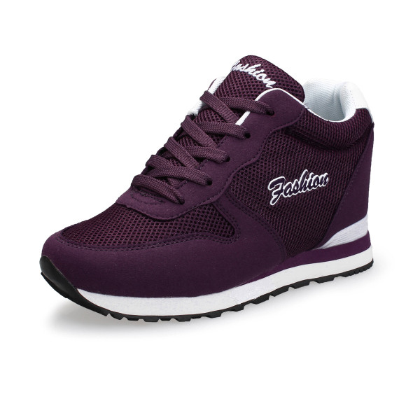 Női modern tornacipők többféle modellben