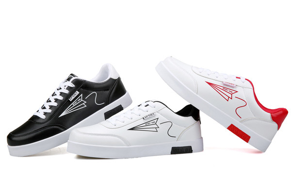 Sportos-elegáns férfi tornacipő három színben