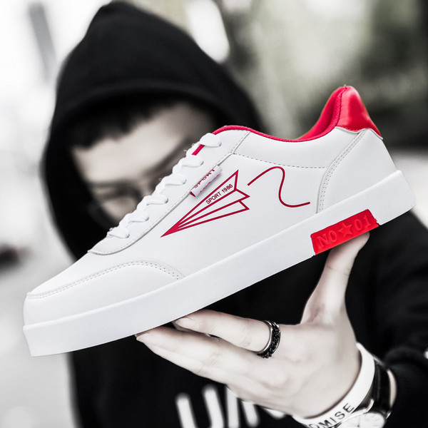 Sportos-elegáns férfi tornacipő három színben