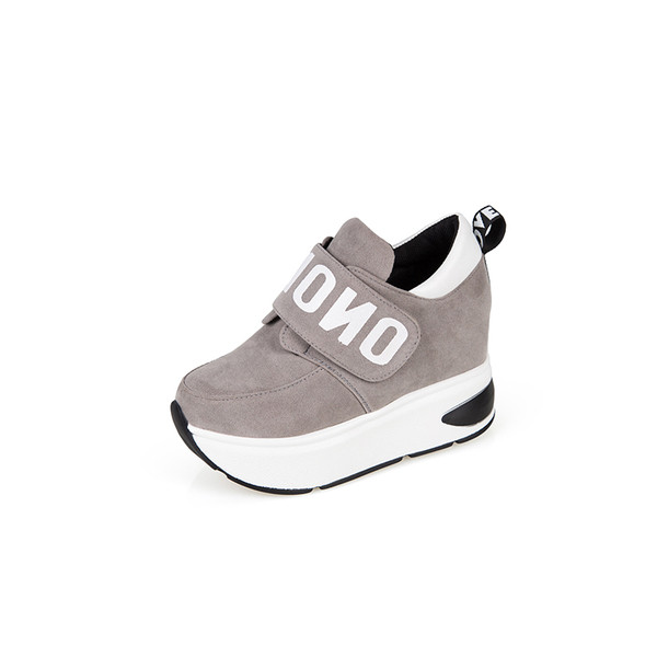 Stílusos női tornacipő tépőzárral és felirattal három színben