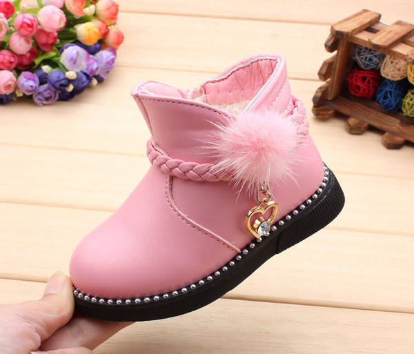 Modern gyerekcsizma lányoknak fém elemmel és pehellyel több színben