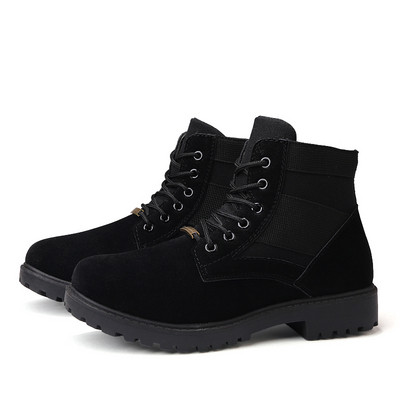 Μοντέρνες μπότες ανδρικές με χοντρά πέλματα σε δύο χρώματα