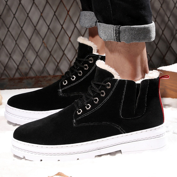 Öko velúrból készült modern férfi csizma, puha bevonattal, négy színben