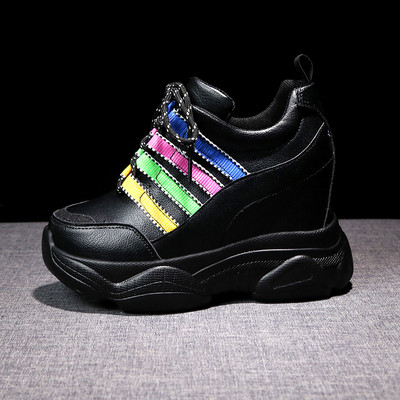 Μαύρα και άσπρα πάνινα γυναικέια  παπούτσια με πολύχρωμα στοιχεία