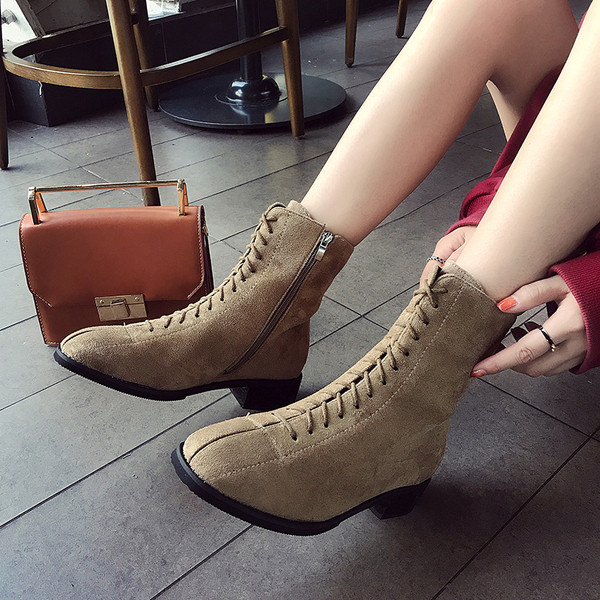 Alkalmi női csizma fűzős két színben