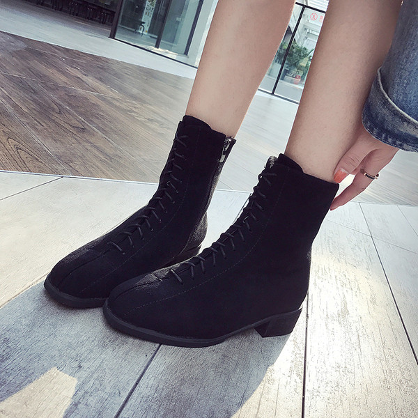 Alkalmi női csizma fűzős két színben