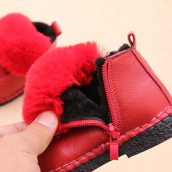 Modern gyerekcsizma lányoknak pehely elemmel, többféle színben