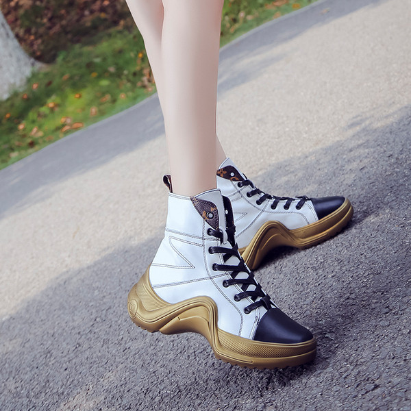 Γυναικεία αθλητικά παπούτσια σε τέσσερα χρώματα