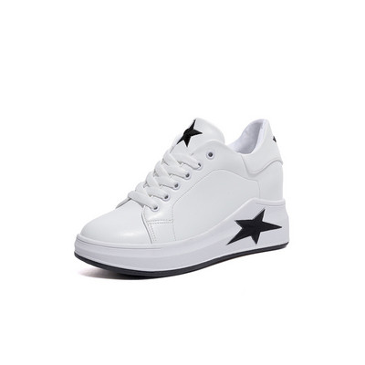 Γυναικεία κομψά αθλητικά παπούτσια με κεντήματα