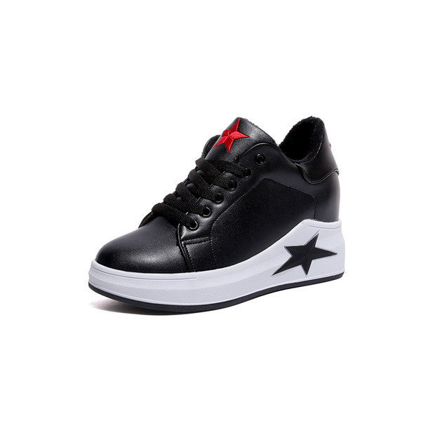 Γυναικεία κομψά αθλητικά παπούτσια με κεντήματα