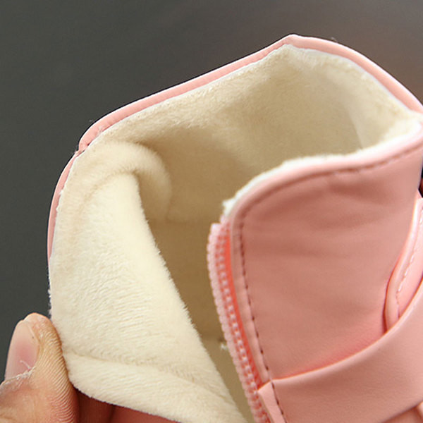 Modern gyerekcsizma lányoknak 3D elemmel, két színben