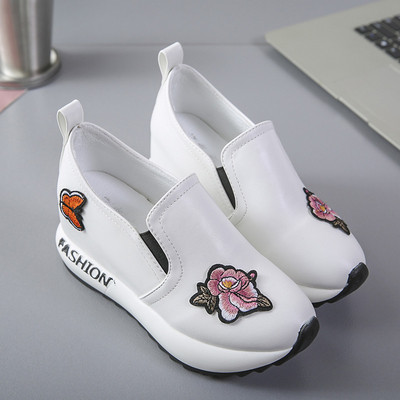 Ανδρικά πάνινα παπούτσια με κεντήματα