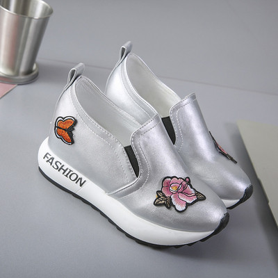 Ανδρικά πάνινα παπούτσια με κεντήματα