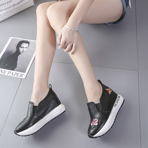 Ανδρικά πάνινα παπούτσια με κεντήματα