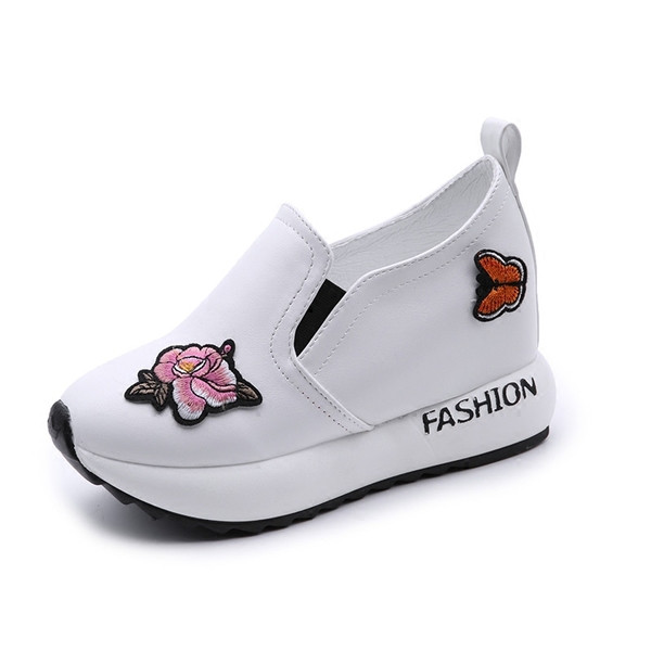 Ανδρικά πάνινα παπούτσια με κεντήματα