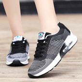 Adidași sport și casual în culori închise