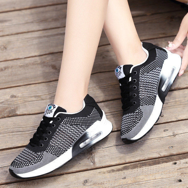 Adidași sport și casual în culori închise