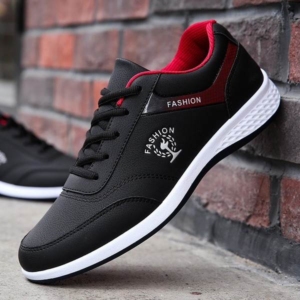 Adidași pentru bărbați - trei modele