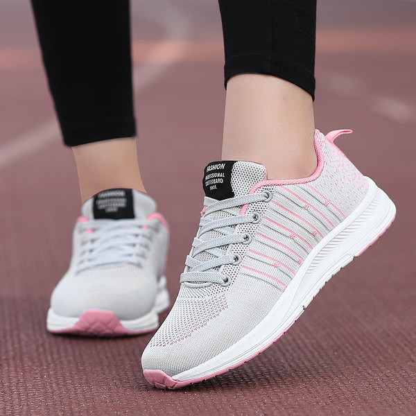 Női tornacipő négy színben