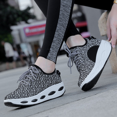 Női alkalmi tornacipő több színben, fűzővel