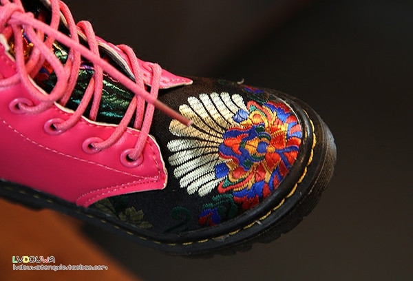 Modern gyerekcsizma lányoknak színes rátéttel