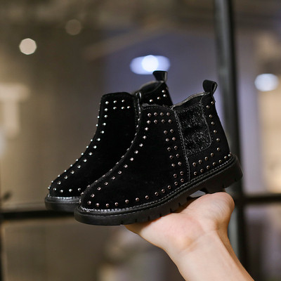 Μοντέρνες καλοκαιρινές μπότες για κορίτσια σε σκούρο και ανοιχτό χρώμα