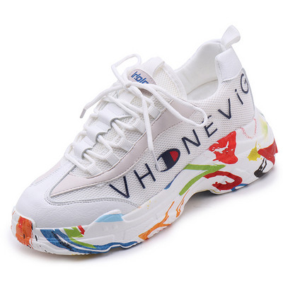 Ανδρικά πάνινα παπούτσια με έγχρωμη σόλα και επιγραφή