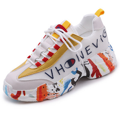 Ανδρικά πάνινα παπούτσια με έγχρωμη σόλα και επιγραφή