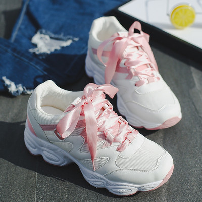 Γυναικεία κομψά αθλητικά παπούτσια σε διάφορα μοντέλα