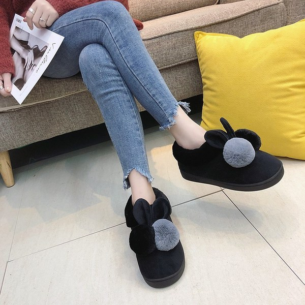 Női papucs 3D elemmel, négy színben