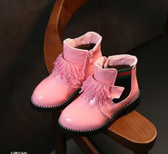 Modern gyerekcsizma lányoknak fekete, piros és rózsaszín színben