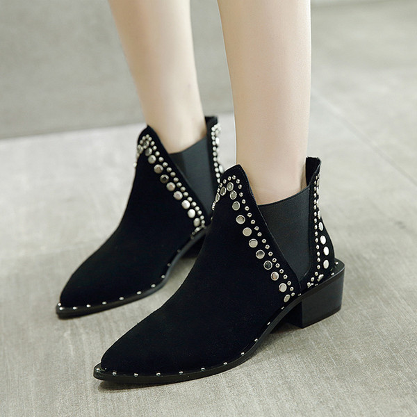 Cizme de toamna de dama cu ochiuri metalice de culoare neagra