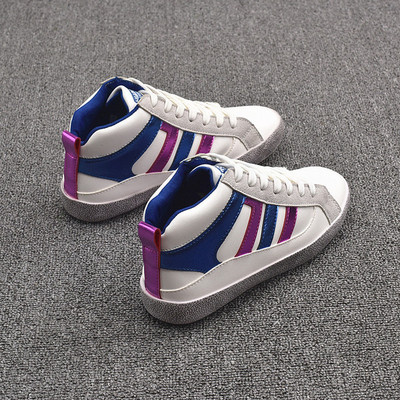 Tenisi dama in mai multe culori cu dungi colorate