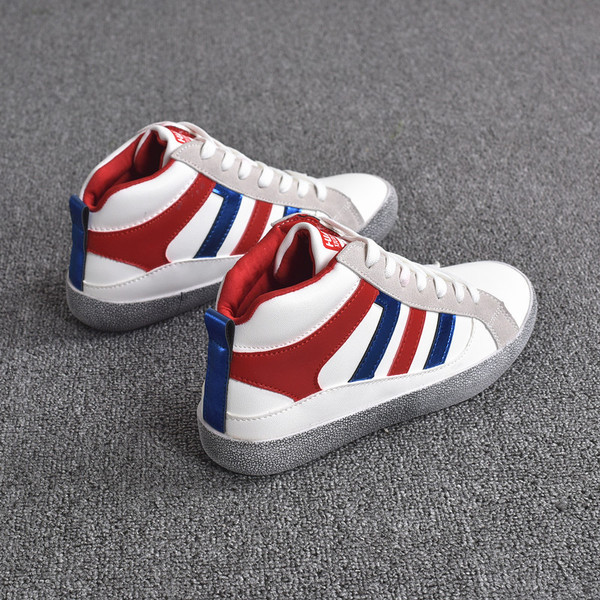 Tenisi dama in mai multe culori cu dungi colorate