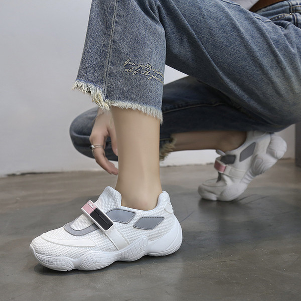 Női sportcipő tépőzárral