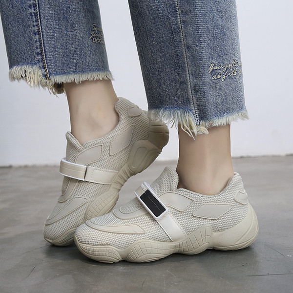 Női sportcipő tépőzárral