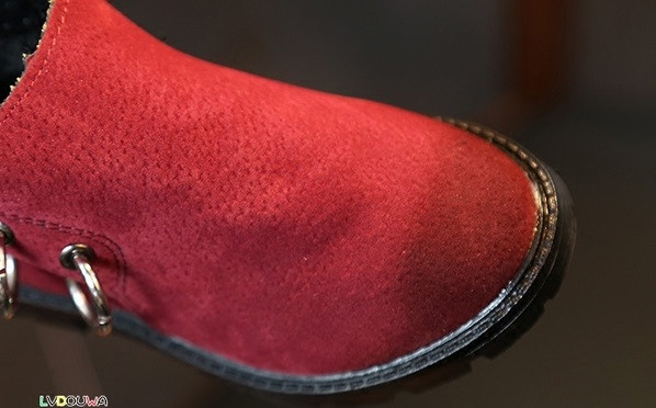 Öko velúrból készült alkalmi gyerekcsizma lányoknak fém elemmel több színben