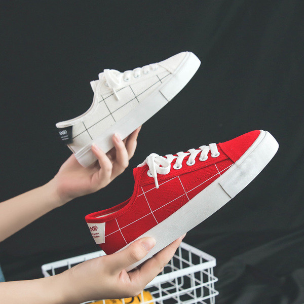 Tenisi dama in carouri in trei culori