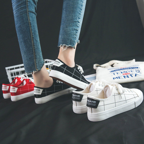 Tenisi dama in carouri in trei culori