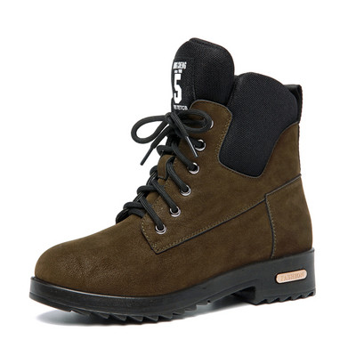 Γυναικείες μπότες σε διάφορα χρώματα