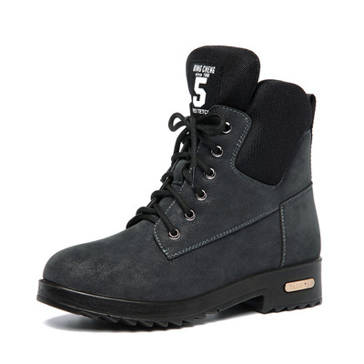 Γυναικείες μπότες σε διάφορα χρώματα