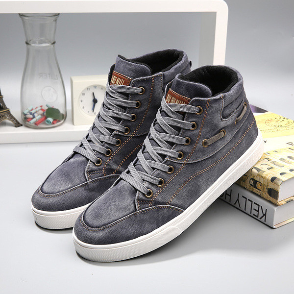 Tenisi eleganti pentru barbati cu sireturi