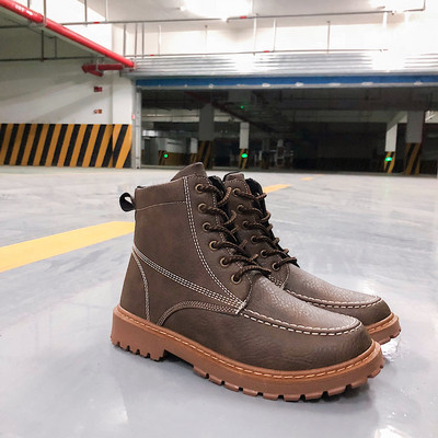 Μοντέρνα δερμάτινα υποδήματα σε τρία χρώματα