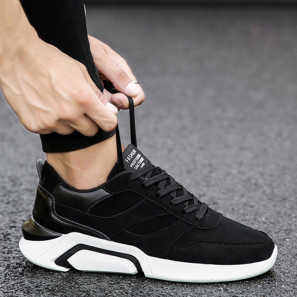 Sportos-elegáns férfi tornacipő három színben